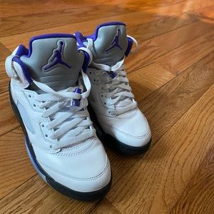 Nike Jordan’s unisex 4y